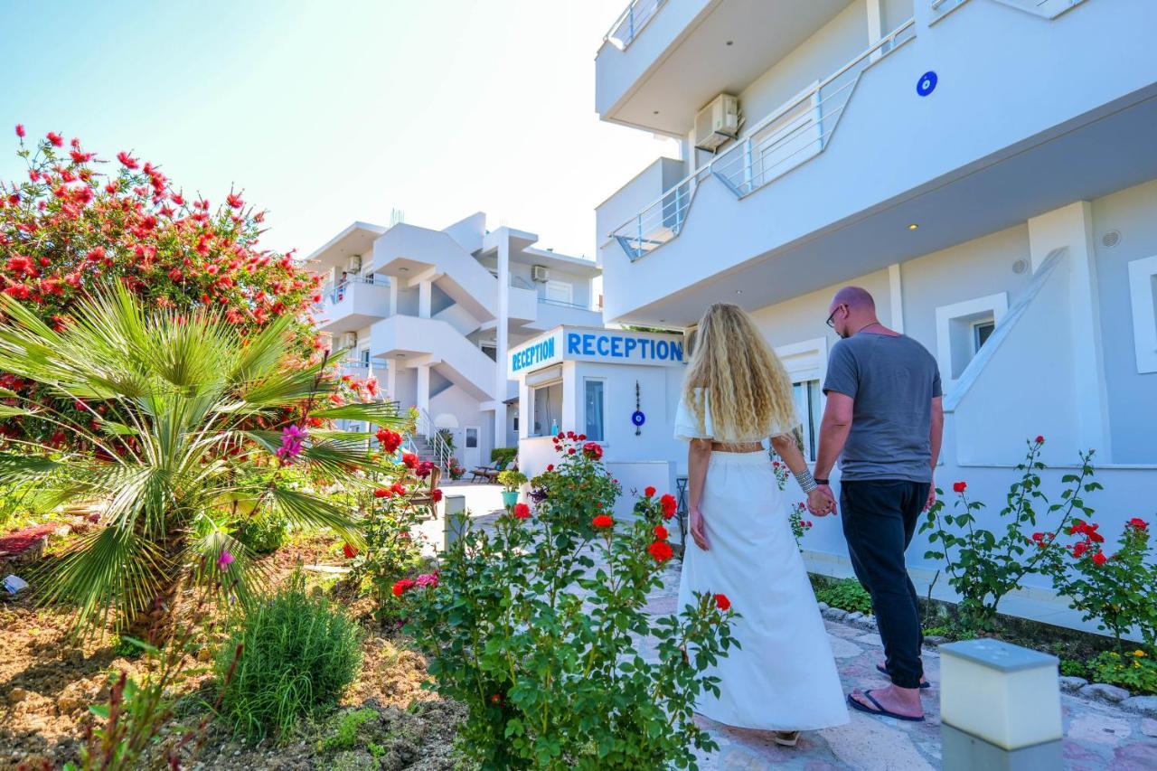 Hotel Two Mermaids Ксаміл Екстер'єр фото