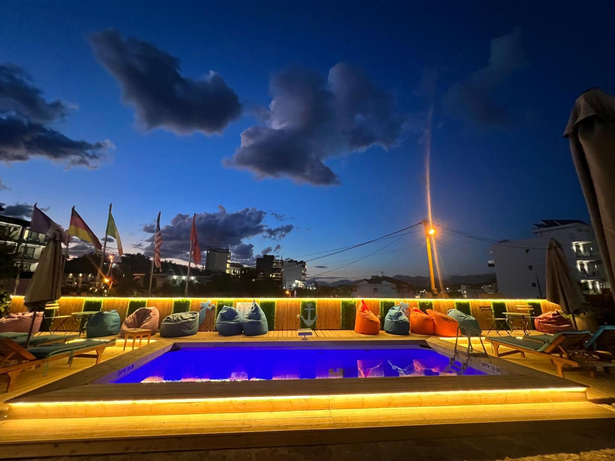 Hotel Two Mermaids Ксаміл Екстер'єр фото