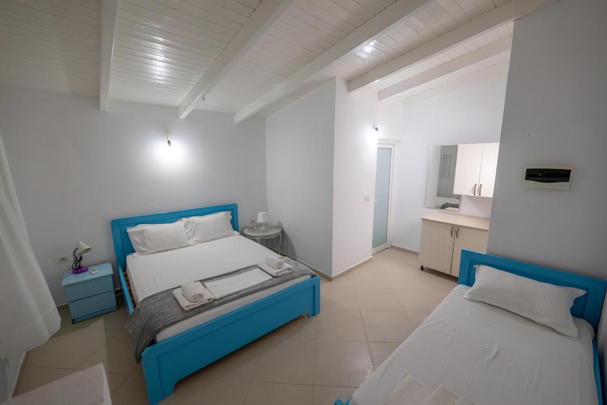 Hotel Two Mermaids Ксаміл Екстер'єр фото